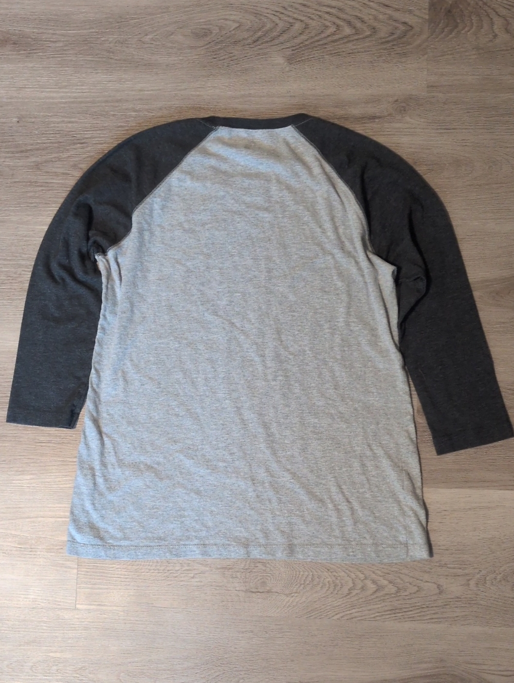 North Face Raglan Shirt - Picture 3 of 3